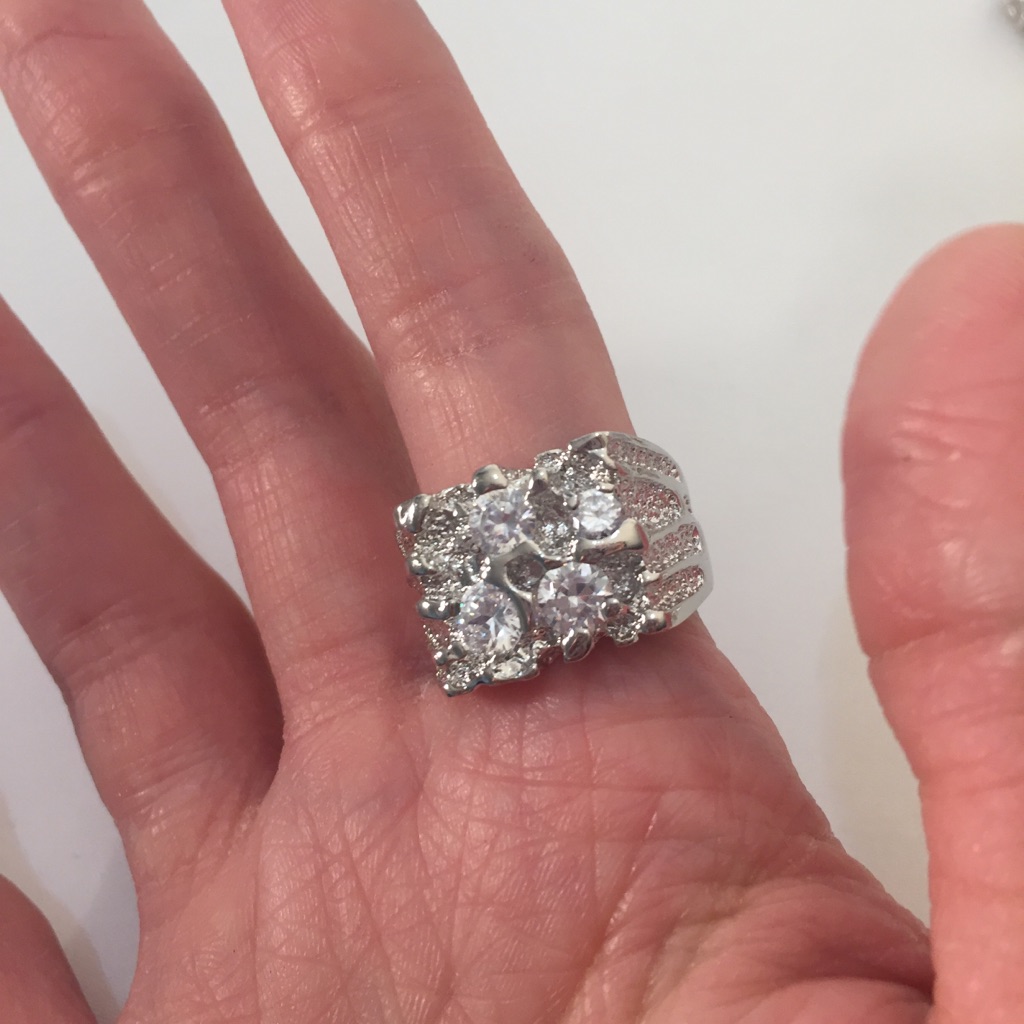 New Vanessa Mooney Rhodium Statement Ring Size 6 15$